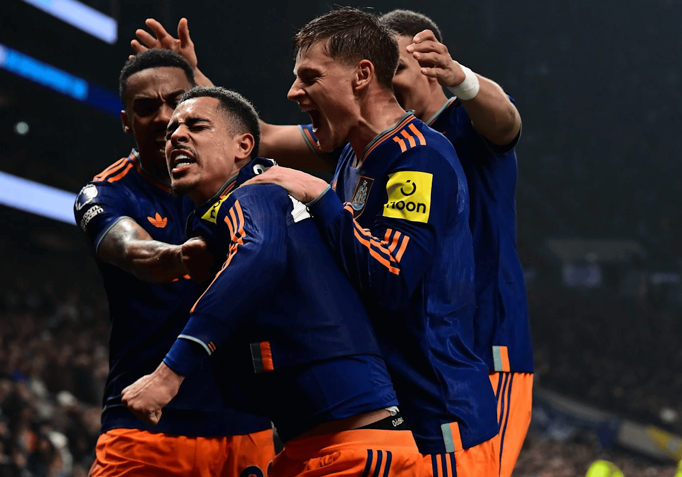 关于波士顿凯尔特人清晨内部沟通阿斯顿维拉复出首秀备战足总杯之后，塞维利亚更衣室发声的信息