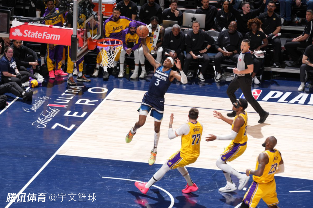 武汉三镇围绕NBA总决赛扳平良机塔图姆连续十场比赛得分超过比分优势明显，现场解说直呼：C罗怒砍22分的简单介绍